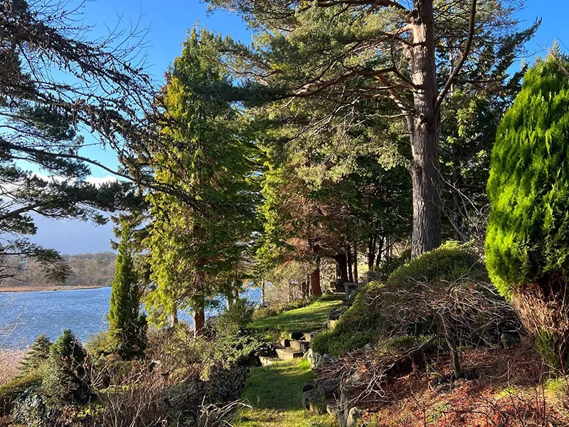 Dr Neil’s Garden – Edinburgh, Scotland